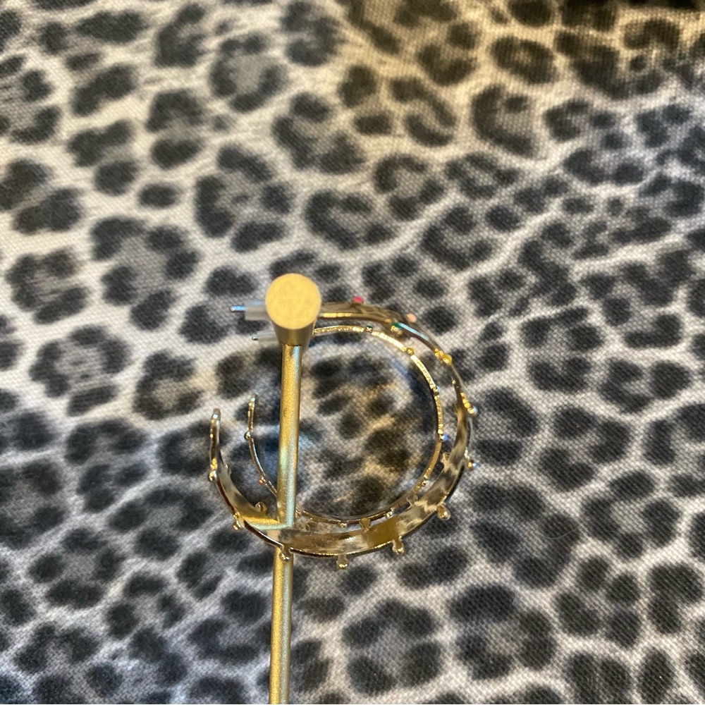 Gold Hammered Hoop Earrings Enamel Dot Detail NWT - Picture 9 of 13